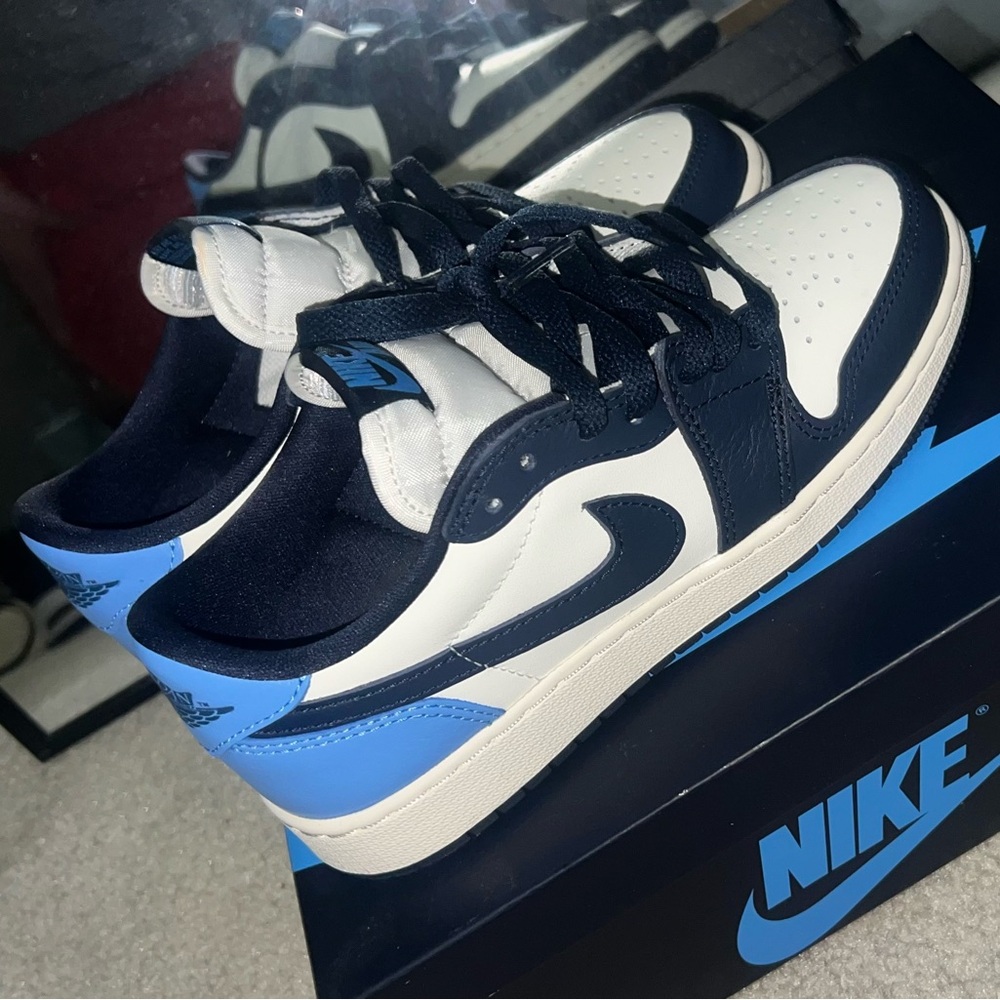 GRADE-SCHOOL AIR JORDAN 1 LOW OG "OBSIDIAN 3.5 - Picture 2 of 9